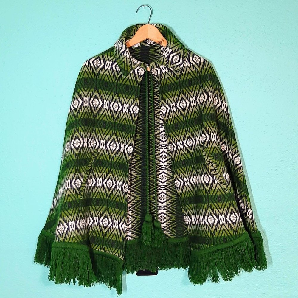 70's Woven Poncho in Green, Black & White with Fringe, 1970s Vintage Cape